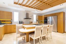 Luxury 4 Bed Villa For sale in Kyrenia North