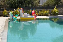 Luxury 4 Bed Villa For sale in Kyrenia North