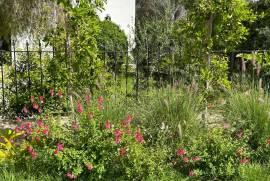 Luxury 4 Bed Villa For sale in Kyrenia North