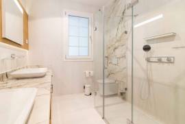 Luxury 4 Bed Villa For sale in Kyrenia North