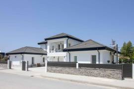 Luxury 4 Bed Villa For sale in Kyrenia North