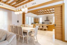 Luxury 4 Bed Villa For sale in Kyrenia North