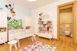 Luxury 4 Bed Villa For sale in Kyrenia North