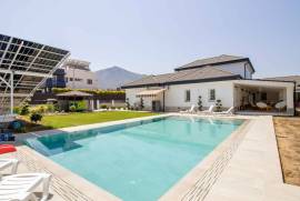 Luxury 4 Bed Villa For sale in Kyrenia North