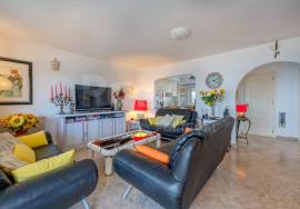 Exclusive T3 Duplex | Ocean Front, Pool, and Private Beach Access | Armação de Pêra, Algarve