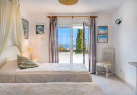 Exclusive T3 Duplex | Ocean Front, Pool, and Private Beach Access | Armação de Pêra, Algarve