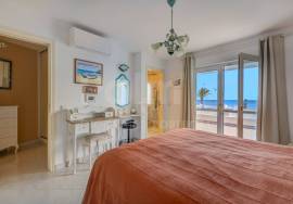 Exclusive T3 Duplex | Ocean Front, Pool, and Private Beach Access | Armação de Pêra, Algarve