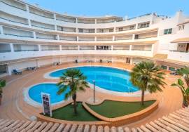 Exclusive T3 Duplex | Ocean Front, Pool, and Private Beach Access | Armação de Pêra, Algarve