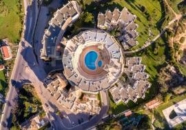 Exclusive T3 Duplex | Ocean Front, Pool, and Private Beach Access | Armação de Pêra, Algarve