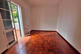 GREAT INCOME PROPERTY COMMERCE + HOUSING IN THE CENTER OF FUNCHAL