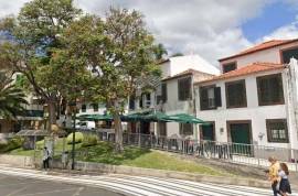 GREAT INCOME PROPERTY COMMERCE + HOUSING IN THE CENTER OF FUNCHAL