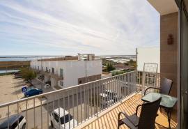 Olhão – Bright 2-bedroom apartment with rooftop terrace and sea views