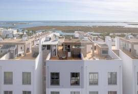 Olhão – Bright 2-bedroom apartment with rooftop terrace and sea views