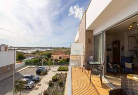Olhão – Bright 2-bedroom apartment with rooftop terrace and sea views