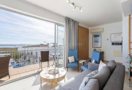 Olhão – Bright 2-bedroom apartment with rooftop terrace and sea views