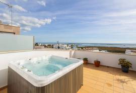 Olhão – Bright 2-bedroom apartment with rooftop terrace and sea views