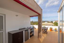 Olhão – Bright 2-bedroom apartment with rooftop terrace and sea views