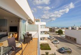 Olhão – Bright 2-bedroom apartment with rooftop terrace and sea views