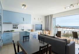 Olhão – Bright 2-bedroom apartment with rooftop terrace and sea views