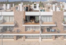 Olhão – Bright 2-bedroom apartment with rooftop terrace and sea views