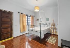 Caramujeira – Traditional 5-Bedroom Villa set on a generous plot