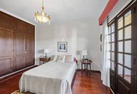 Caramujeira – Traditional 5-Bedroom Villa set on a generous plot