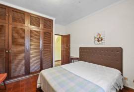 Caramujeira – Traditional 5-Bedroom Villa set on a generous plot