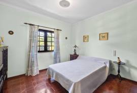 Caramujeira – Traditional 5-Bedroom Villa set on a generous plot