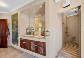 Carvoeiro - Magnificent 4-Bedroom villa breathtaking sea views and indoor and outdoor pools