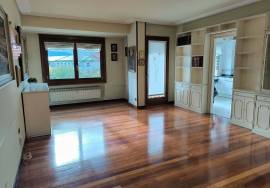 Magnificent house for sale on Magdalena street with garage.