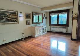 Magnificent house for sale on Magdalena street with garage.