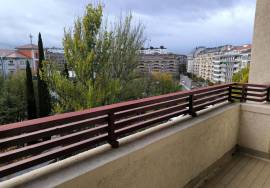 Magnificent house for sale on Magdalena street with garage.