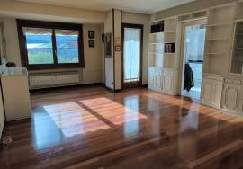 Magnificent house for sale on Magdalena street with garage.
