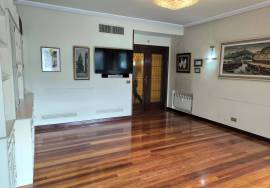 Magnificent house for sale on Magdalena street with garage.
