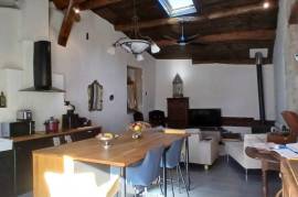 Former Presbytery With 145 M2 Of Living Space Offering 4 Bedrooms And A Private Terrace. Unique