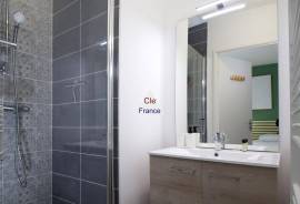 Apartment in Heart of Town