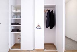 Apartment in Heart of Town