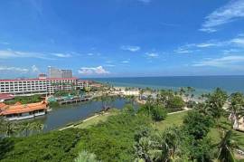 Dusit Thani Condominium - Fully Modernised Luxury 2 Bed Condo