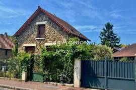 Maison traditionnelle non mitoyenne avec potentiel agrandissement