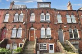 Complex of 8 Flats with Tenants in Place For Sale in Leeds United