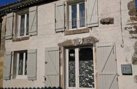 Small Stone House in the Heart of the Village - €55,000