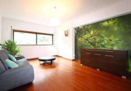 3 bedroom apartment with elevator and balconies in the Solum area of Coimbra.