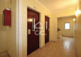 3 bedroom apartment with elevator and balconies in the Solum area of Coimbra.