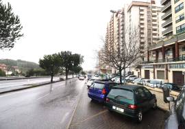 3 bedroom apartment with elevator and balconies in the Solum area of Coimbra.