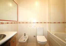 3 bedroom apartment with elevator and balconies in the Solum area of Coimbra.