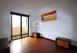 3 bedroom apartment with elevator and balconies in the Solum area of Coimbra.