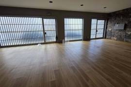 Shop with 103m2 with a very bright front 300m from the metro in Senhora da Hora Shop with 103m2 with a very bright front 300m from the metro in Senhora da Hora