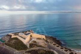 Apartamento T2 Exclusivo, junto à Praia da Consolação