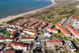 Apartamento T2 com Rooftop, junto à Praia da Consolação Apartamento T2 com Rooftop, junto à Praia da Consolação