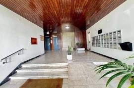 Fully renovated 2-bedroom apartment with 85m2 of gross area. Located on the fifth floor of a building with 2 elevators. Fully renovated 2-bedroom apartment with 85m2 of gross area. Located on the fifth floor of a building with 2 elevators.